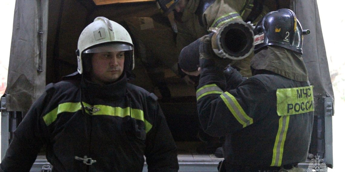 Мёртвого 40-летнего мужчину нашли под завалами сгоревшего дома