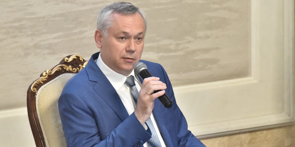 «Ты – Россия»: Андрей Травников в режиме живого диалога пообщался с патриотической молодёжью Новосибирской области