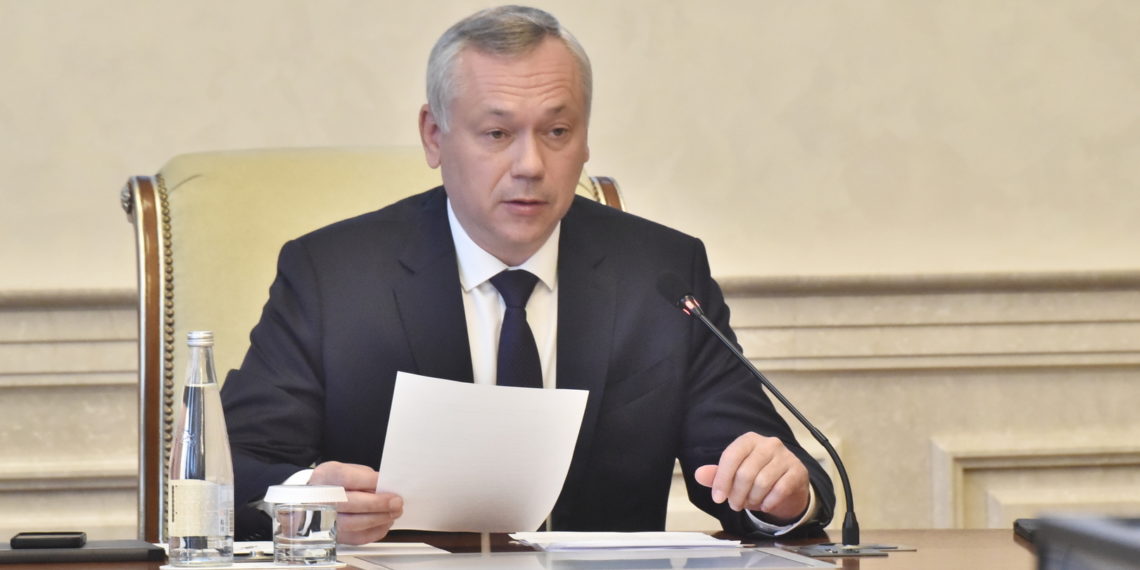 Губернатор Андрей Травников дал поручения по строительству и ремонту социально значимых объектов