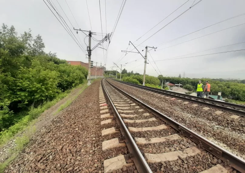 Поезд сбил 18-летнего юношу на станции Левая Обь в Новосибирске