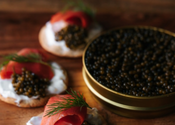 В Новосибирске мужчину приговорили к году колонии за продажу 49 кг краснокнижной икры