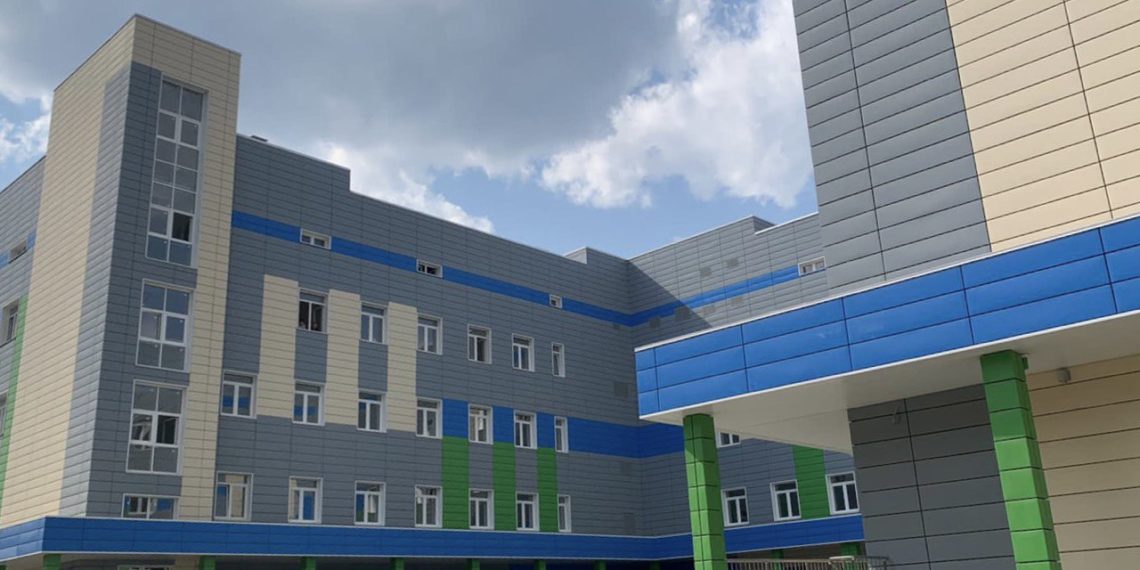 На финишную прямую вышло строительство крупнейшей поликлиники в Новосибирской области по нацпроекту