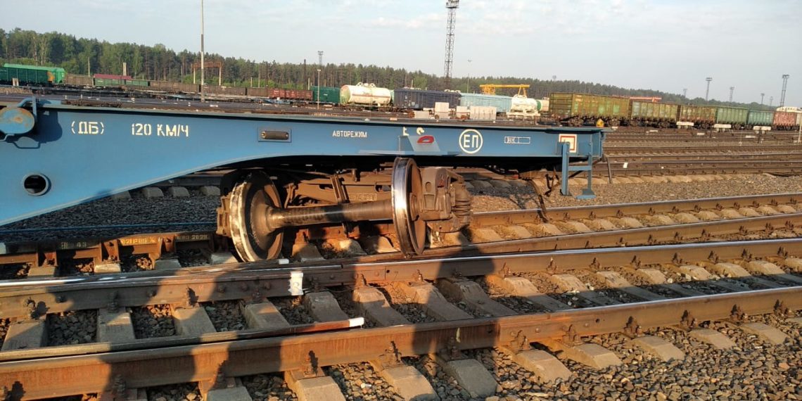 В Новосибирске в районе станции Инская 3 платформы сошли с рельсов