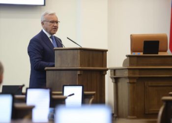 Экс-губернатор Красноярского края Александр Усс стал сенатором от заксобрания региона