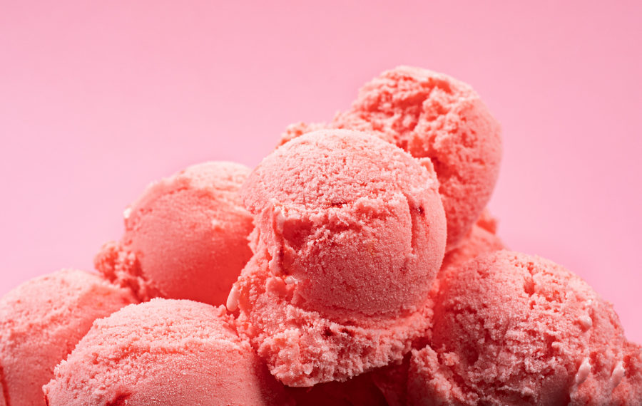 Мягкое и закалёное: как правильно выбрать мороженое — рассказали специалисты