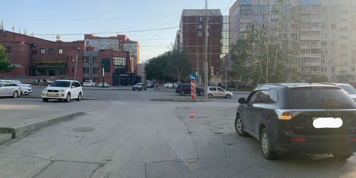 Иномарка сбила 10-летнего ребенка на велосипеде в Новосибирске