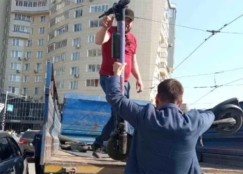 «Никого за уши не тянем»: мэр Новосибирска высказался об уходе кикшеринга Urent