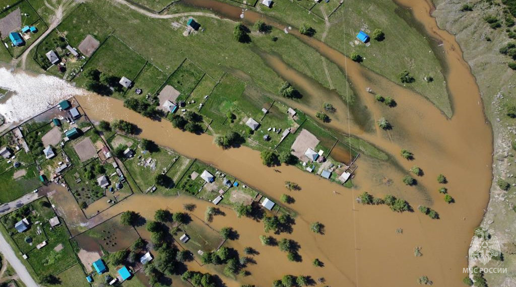 МЧС назвало сроки окончания второй волны паводка в Сибири