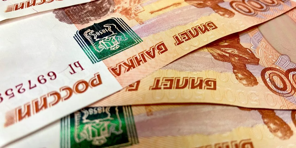 Новосибирская область заняла шестое место среди регионов СФО по уровню зарплаты