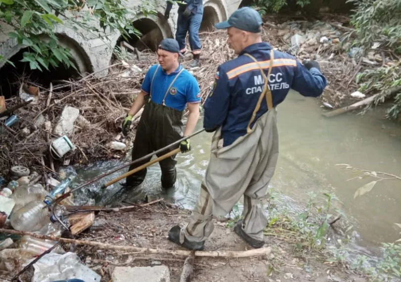 Новосибирские спасатели расчистили Ельцовку от гор мусора