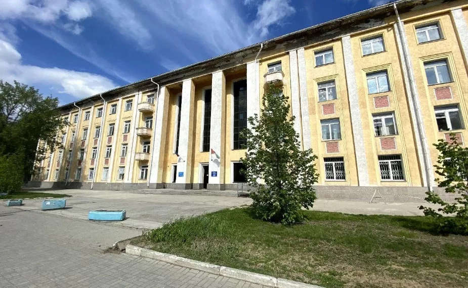 Новосибирский авиационный колледж оштрафовали на 696 тысяч из-за ограничения конкуренции