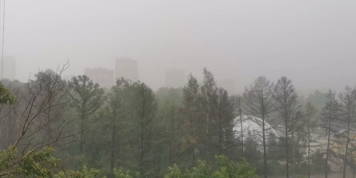 Штормовой ливень смыл жару с Новосибирска
