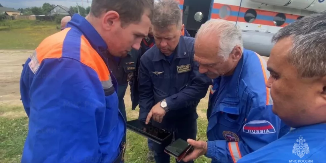 «Услышали звук вертолёта»: в МЧС рассказали подробности спасения двух туристов в Бурятии