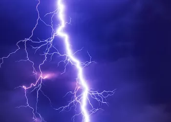 В Красноярске альпинистку убила молния на высоте 400 метров