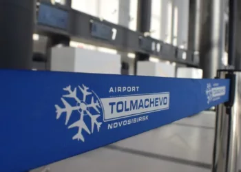 Самолёт «S7 Airlines» вынужденно приземлился в Толмачёво из-за неполадок с двигателем