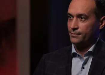 Суд рассмотрит обращение уволенного экс-директора «Вектор» о восстановлении на работе