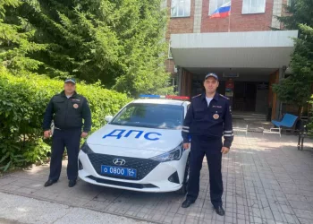 Новосибирские сотрудники ГИБДД помогли роженице добраться до больницы