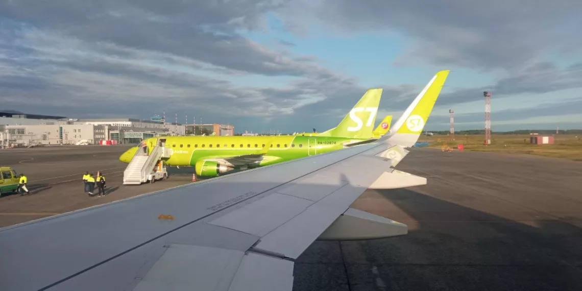 Рейс Омск — Новосибирск задержали из-за анонимного звонка