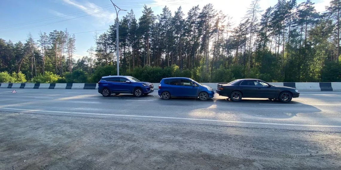 Двое детей попали в больницу после массовой аварии в Новосибирске