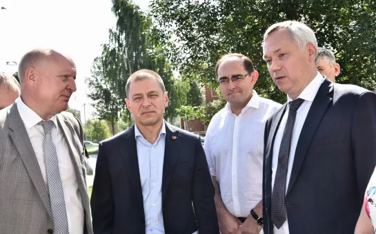 Губернатор Андрей Травников поручил повысить транспортную доступность микрорайонов Калининского района