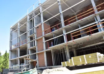 На стройплощадке бассейна СКА приступили к установке оборудования чаши