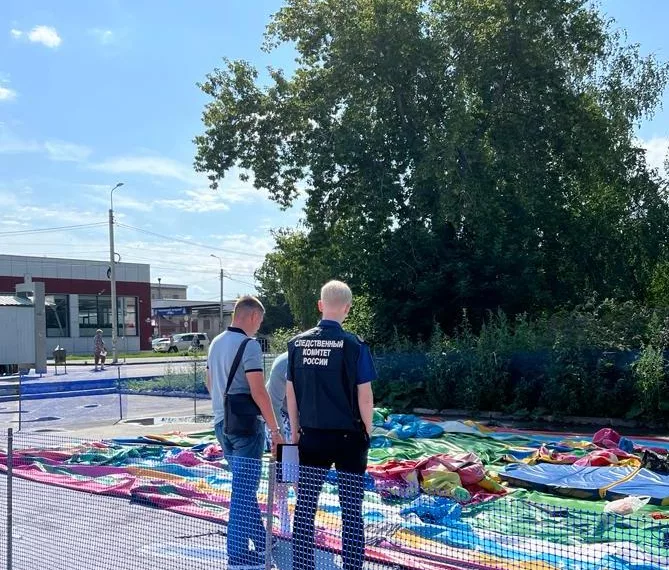 В городе Искитиме Новосибирской области несколько детей искалечились на батуте