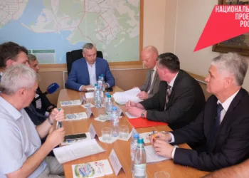 Андрей Травников: в течение трёх лет в Советском районе будут заменены все старые опоры уличного освещения