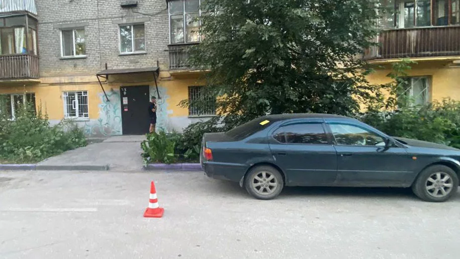 Toyota Corolla наехала на 8-летнюю девочку в Калининском районе