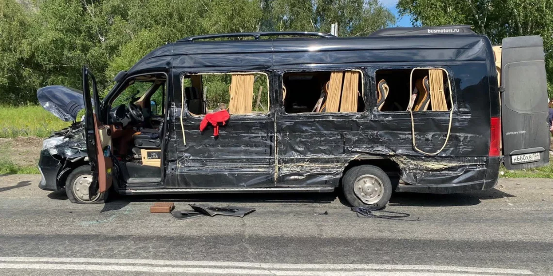 Минздрав Республики Алтай: состояние двоих тяжело пострадавших в ДТП с автобусом стабилизировалось