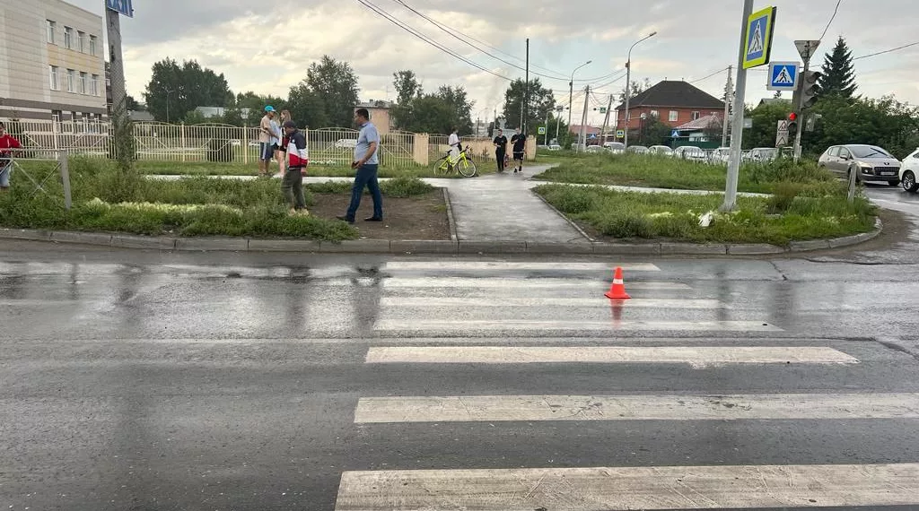 Сразу три ребенка попали под колеса в Новосибирске за несколько часов