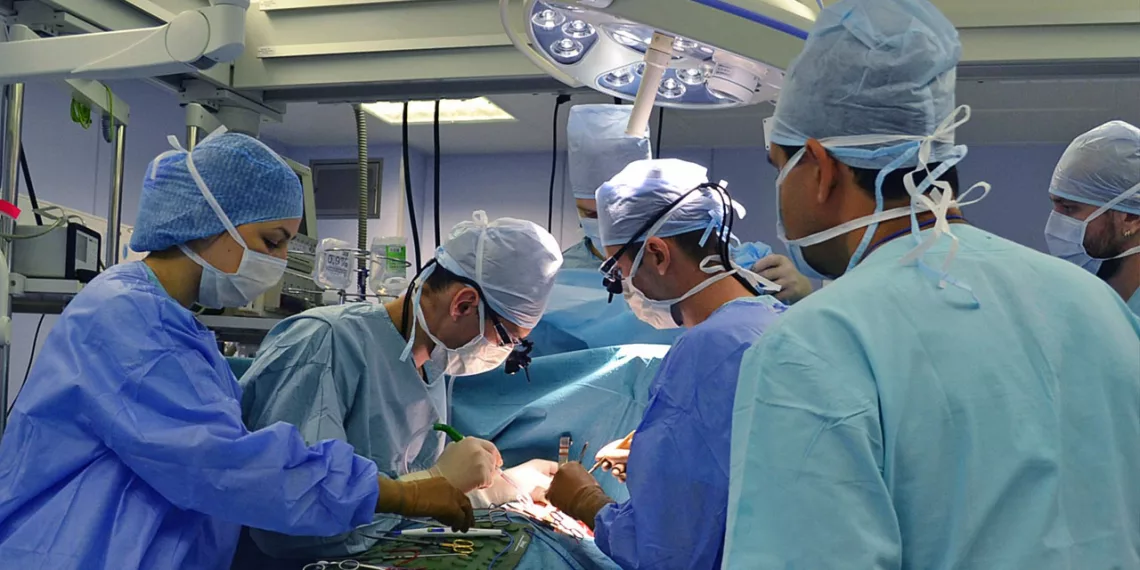 Тромб длиною в 30 см удалили у сибиряка в центре Мешалкина