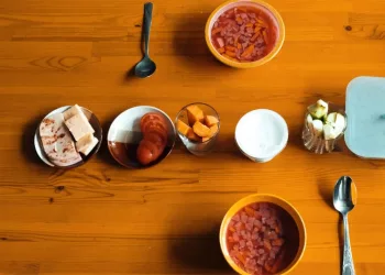 Новосибирск вошел в топ-5 городов России по дороговизне обедов