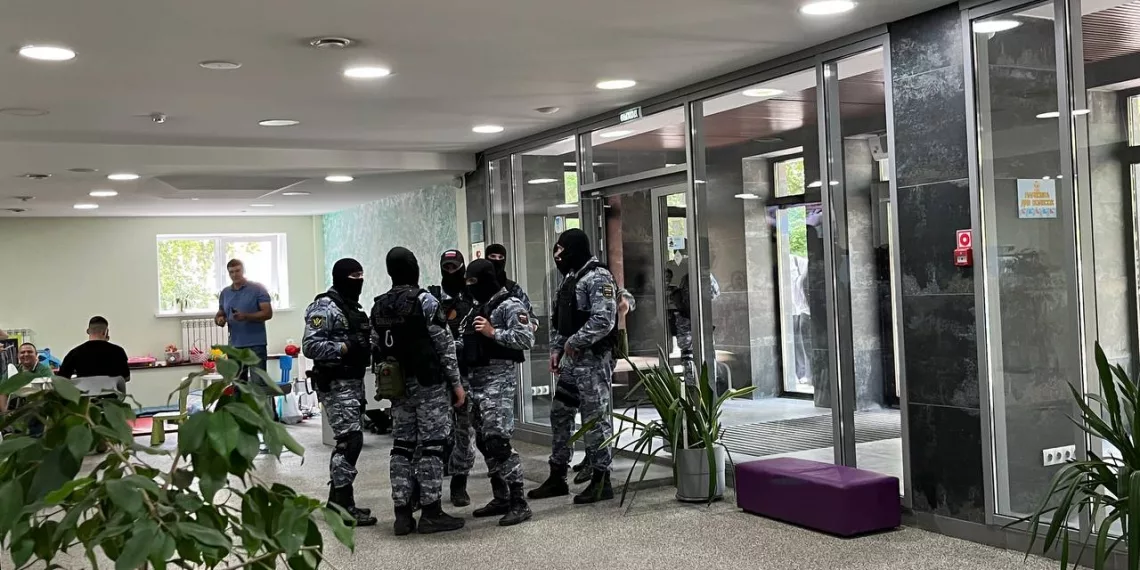 В Новосибирске приставы приостановили решение о принудительном освобождении помещения клиники «1+1»