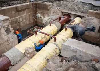 СГК отремонтирует 24 теплокамеры до начала отопительного сезона в Новосибирске