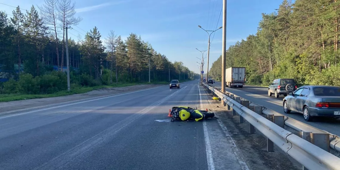 Мотоциклист без прав попал в жёсткое ДТП на Бердском шоссе