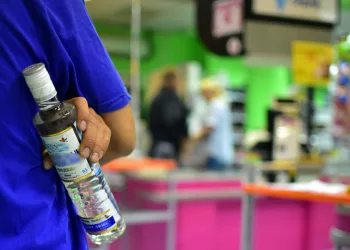 Старушки-разбойницы попались на магазинных кражах, на их счету десятки «ходок»