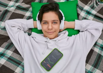 Аналитика Yota: Xiaomi вытеснил Samsung из топа популярных смартфонов среди зумеров