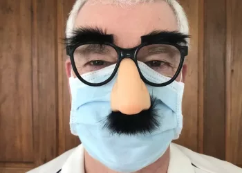 В регионах могут ввести ограничения при росте случаев COVID и гриппа