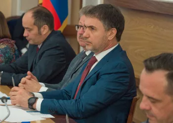 Депутаты назвали дату проведения довыборов по избирательным округам и обсудили готовность города к отопительному сезону