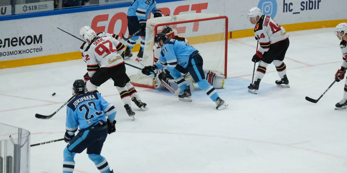 «Сибирь» по буллитам проиграла хабаровскому «Амуру»