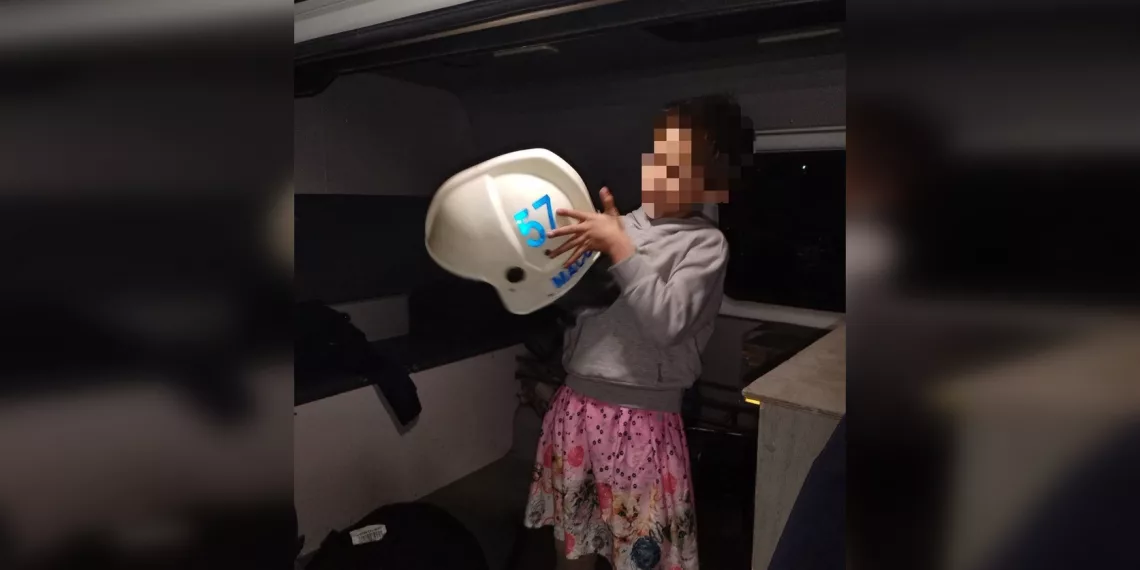 Девочка застряла на баскетбольном кольце в Новосибирске