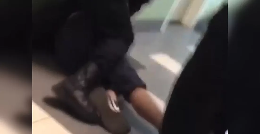 Мужчина пробрался в больницу и отказался уходить без помощи силовиков в Новосибирске