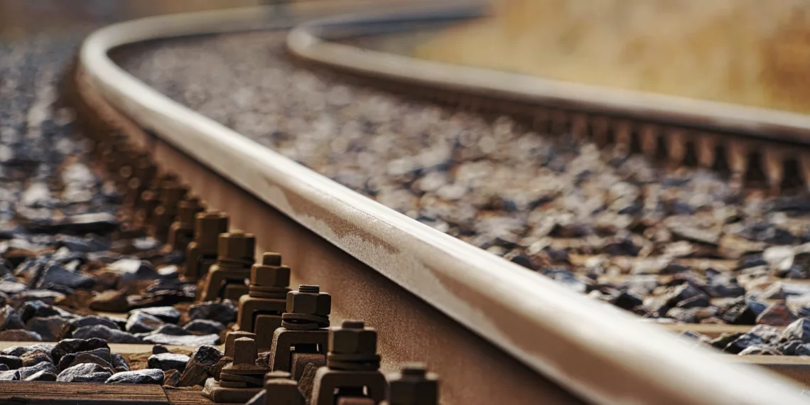 Уголовное дело возбудили после наезда поезда на мужчину в НСО