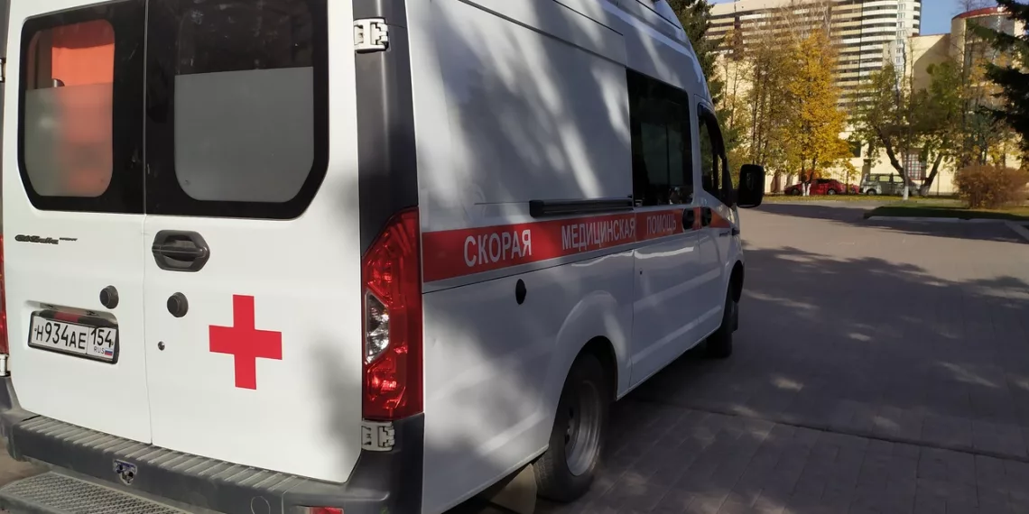 В Новосибирске замминистра отметила нехватку трети персонала скорой помощи