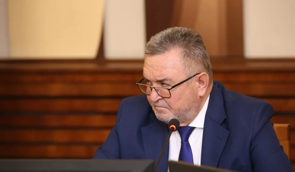 Депутаты обсудили проблемы «Почты России» и повышения цен на топливо в Новосибирской области