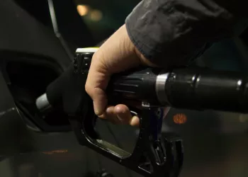 УФАС проверит вероятность манипуляции в продажах топлива на АЗС в Новосибирске