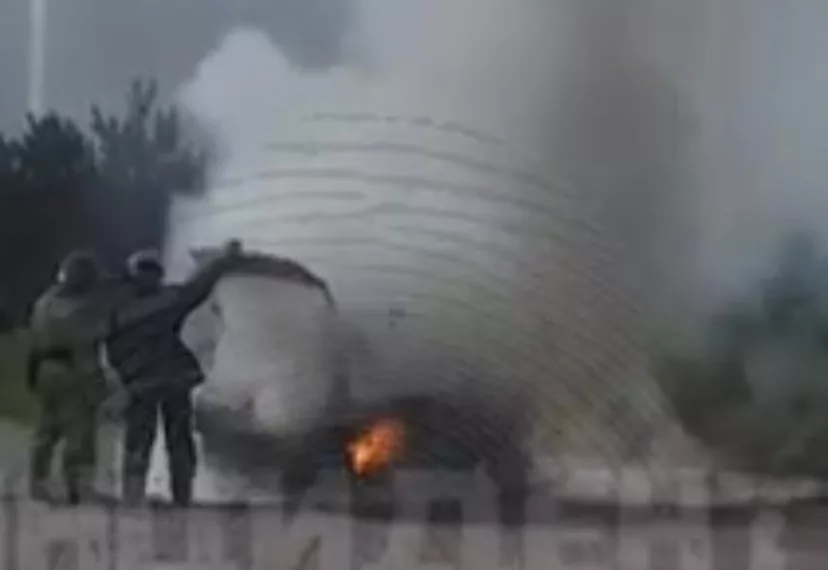 «Не смог завести, поэтому психанул»: в Новосибирске мужчина поджег свою машину