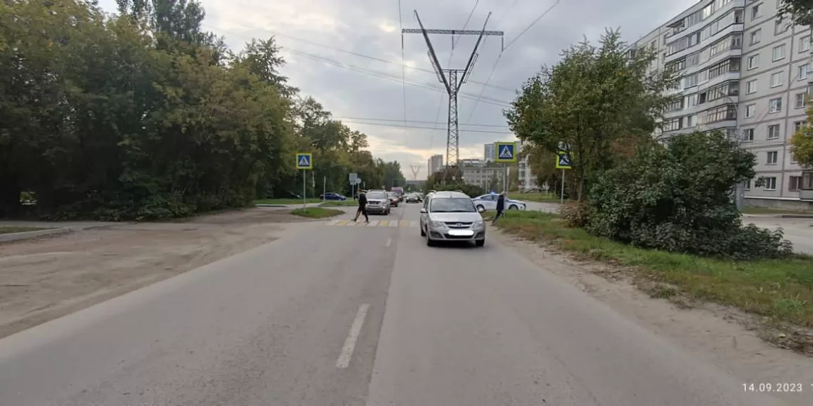 Пятиклассник на самокате угодил под машину на «зебре» в Академгородке