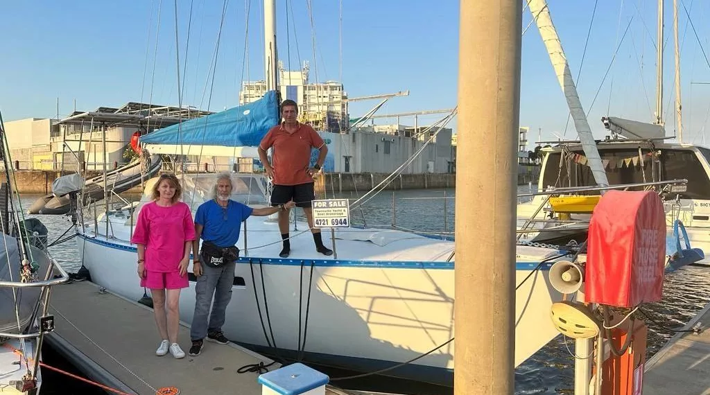 Путешественники из Томска и Новосибирска получили новое судно после инцидента с акулами