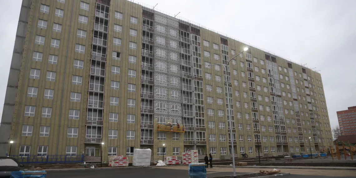 К концу года в Новосибирске сдадут многоквартирный дом для переселенцев из аварийного жилья